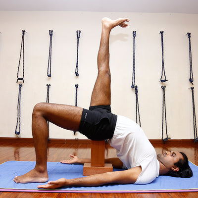 Bloque Energético de Yoga en Madera Maciza – Fuerza y Estabilidad Interior