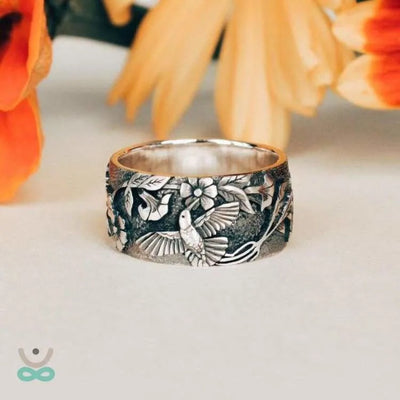 Anillo Flor del Pensamiento – Símbolo de Amor, Alegría y Admiración