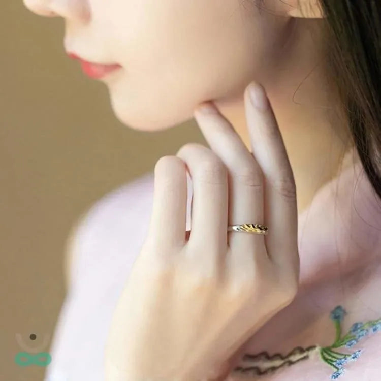 Anillo Minimalista de Oro Fino – Símbolo de Pureza y Renacimiento
