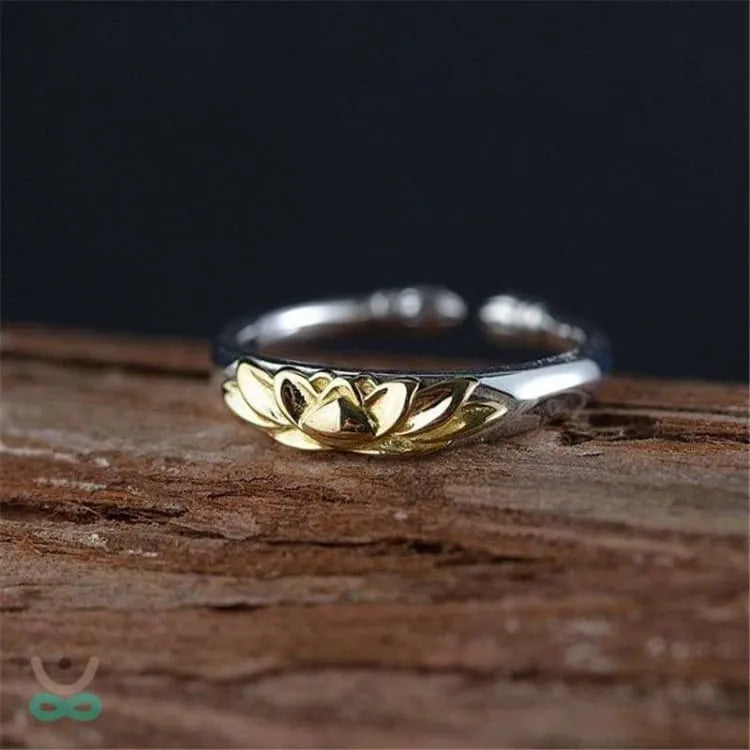 Anillo Minimalista de Oro Fino – Símbolo de Pureza y Renacimiento