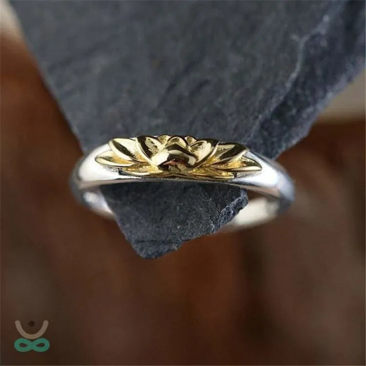 Anillo Minimalista de Oro Fino – Símbolo de Pureza y Renacimiento