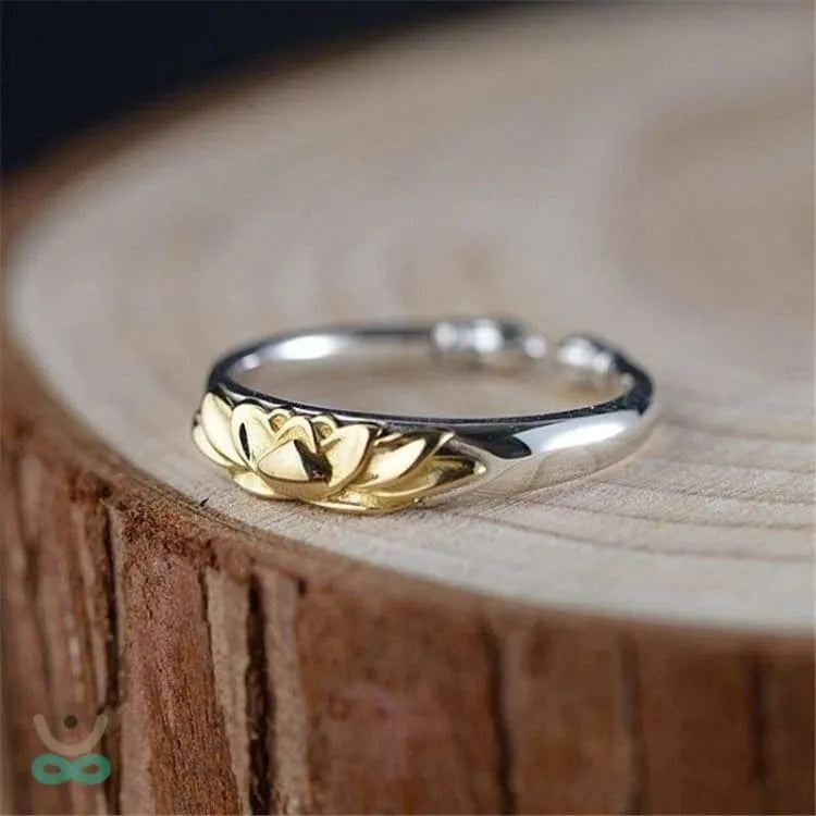 Anillo Minimalista de Oro Fino – Símbolo de Pureza y Renacimiento