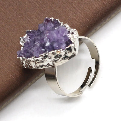 Anillo de Amatista en Bruto – Elegancia, Protección y Energía Positiva