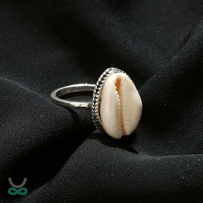 Anillo de Cauri – Símbolo de Protección, Abundancia y Elegancia
