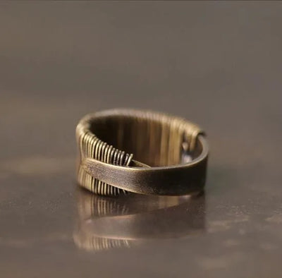 Anillo de Equilibrio con Hilo de Cobre – Energía, Conexión y Belleza Interior