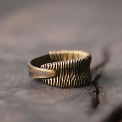 Anillo de Equilibrio con Hilo de Cobre – Energía, Conexión y Belleza Interior