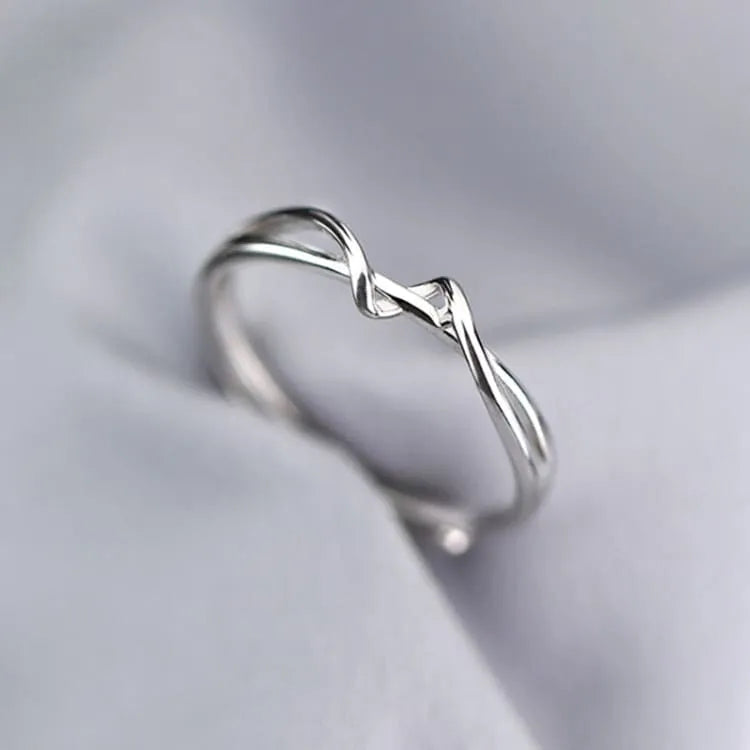 Anillo de Línea de Vida – Un Símbolo Sutil de Fortaleza y Equilibrio