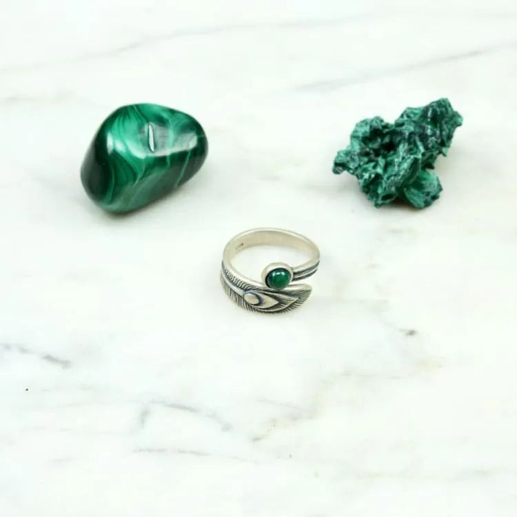 Anillo de Malaquita en Plata – Abundancia, Equilibrio y Elegancia
