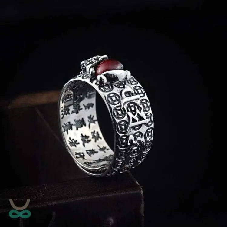 Anillo de Plata con Granate Rojo – Espiritualidad y Elegancia