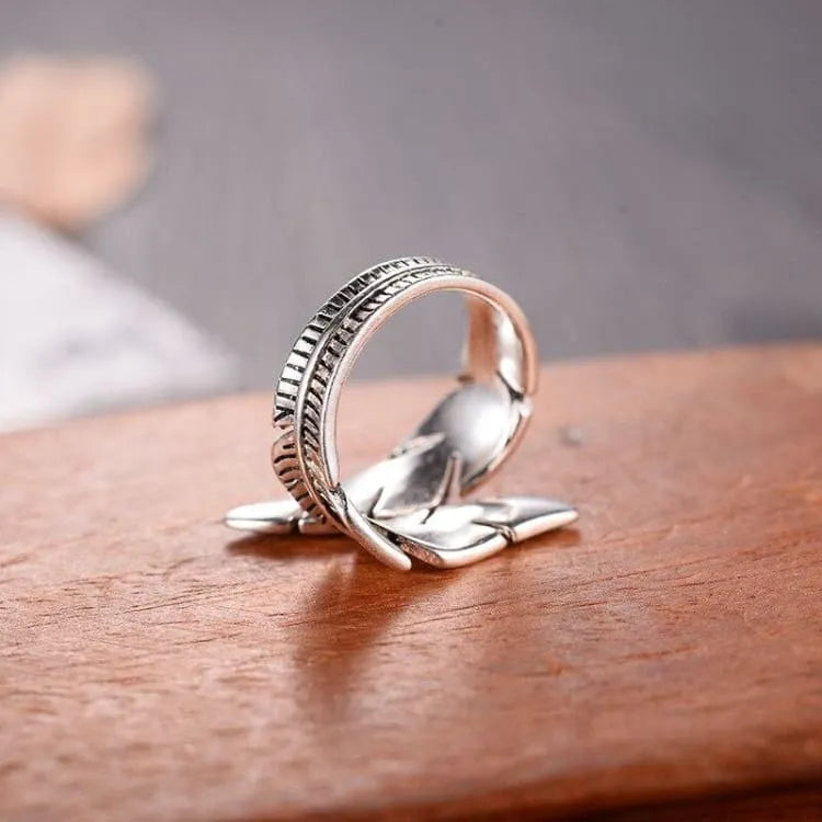 Anillo de Plumas Angélicas – Un símbolo de amor y protección