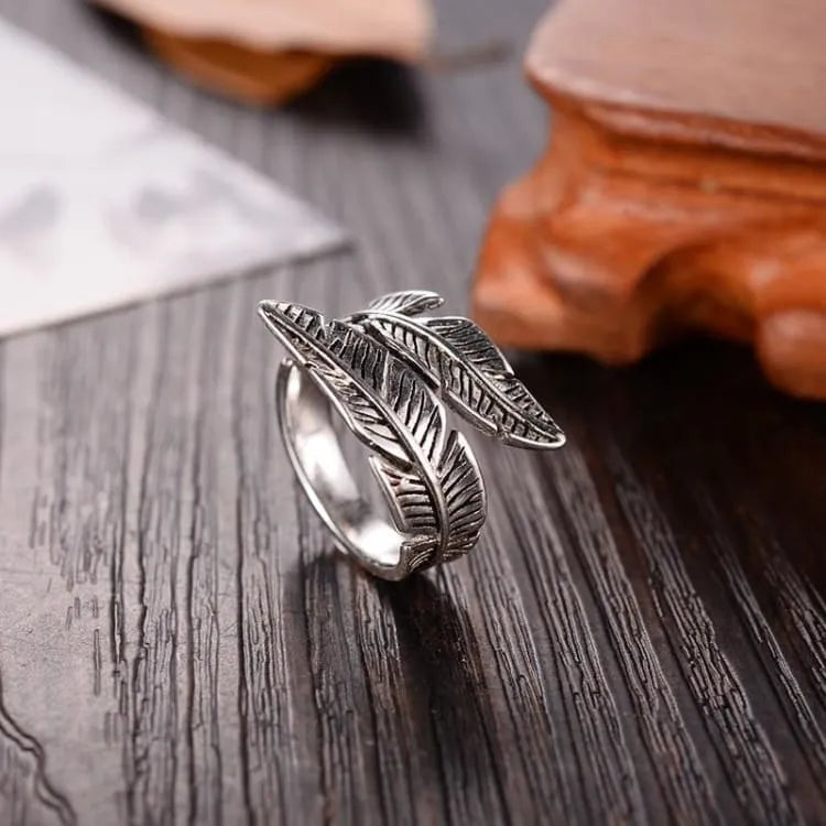 Anillo de Plumas Angélicas – Un símbolo de amor y protección