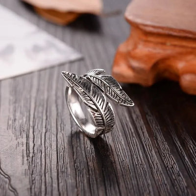 Anillo de Plumas Angélicas – Un símbolo de amor y protección