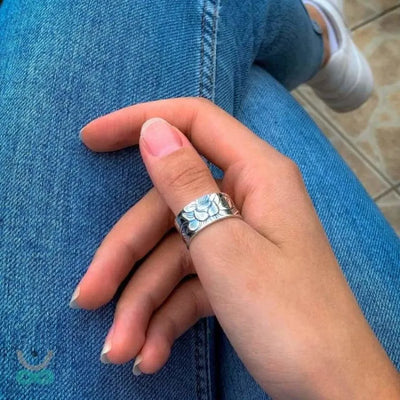 Anillo de flor de loto