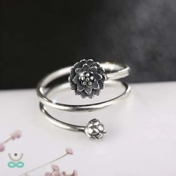 Anillo de flor de loto