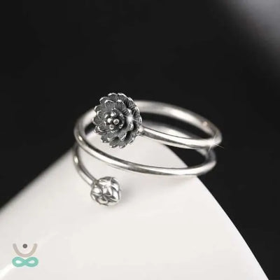 Anillo de flor de loto