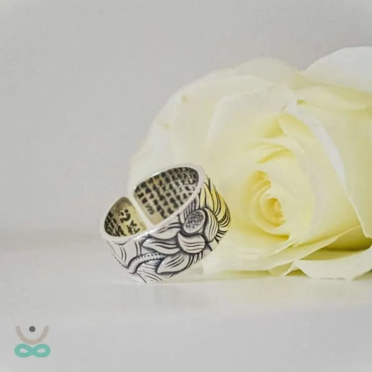 Anillo de flor de loto