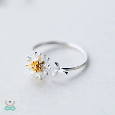 Anillo de margarita de plata esterlina