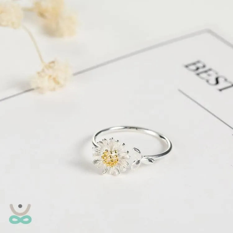 Anillo de margarita de plata esterlina