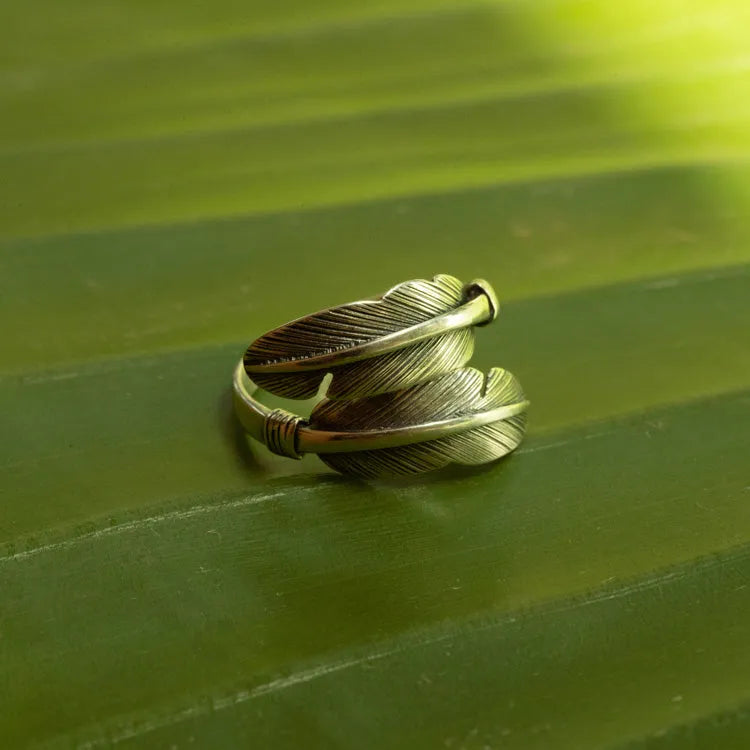 Anillo de pluma de ángel - Conexión Divina y Elegancia