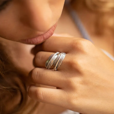 Anillo de pluma de ángel - Conexión Divina y Elegancia