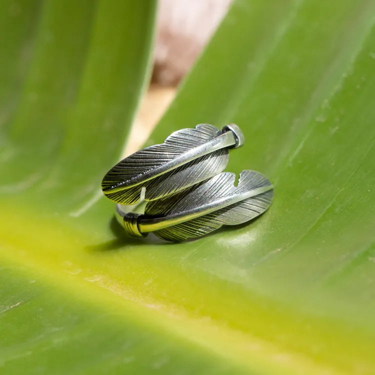 Anillo de pluma de ángel - Conexión Divina y Elegancia
