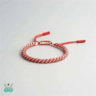 Brazalete Budista Ajustable – Armonía y Buenas Vibraciones