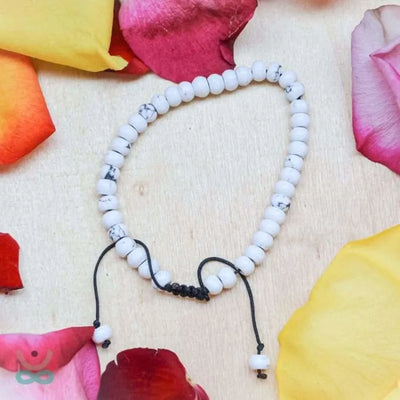 Brazalete de Howlita – Energía Positiva y Calma Interior