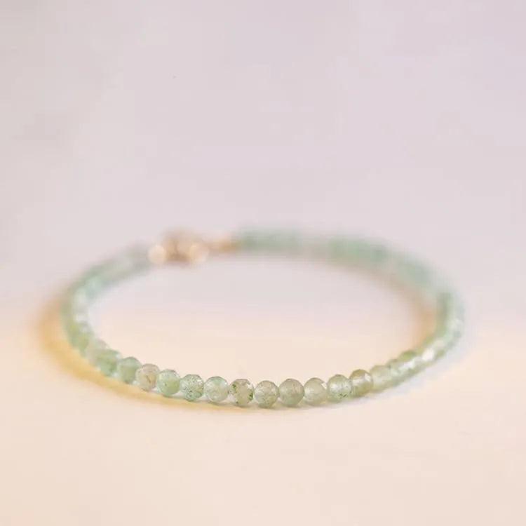 Brazalete de Jade Natural – Sofisticación y Armonía Atemporal