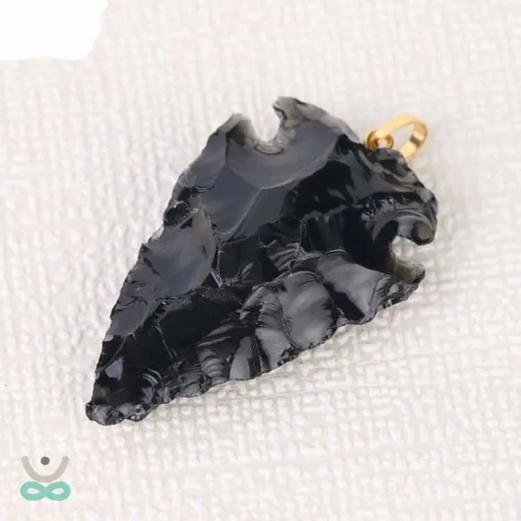 Colgante de flecha de obsidiana