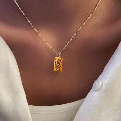 Collar 'Amour' con alfombra de margaritas