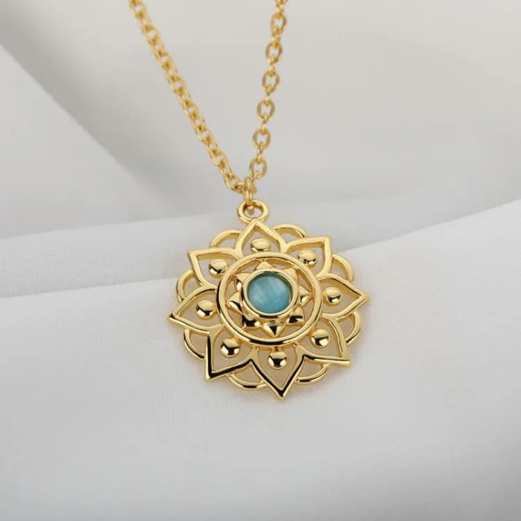 Collar Flor de Loto con Aguamarina