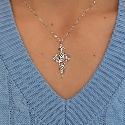 Collar "Lotus Radiance" – Belleza, Resiliencia y Espiritualidad