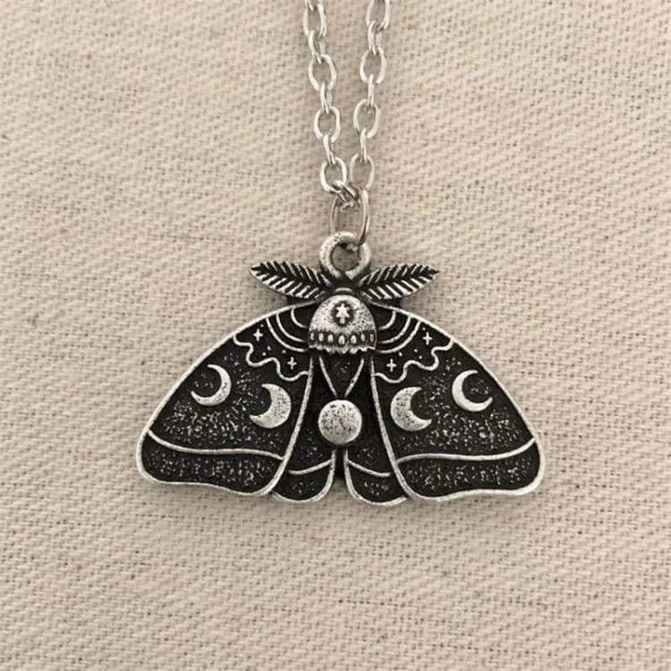 Collar Mariposa de la Luna