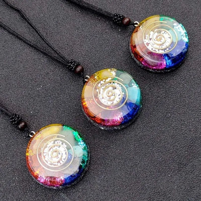 Collar de 7 chakras con colgante de caracol