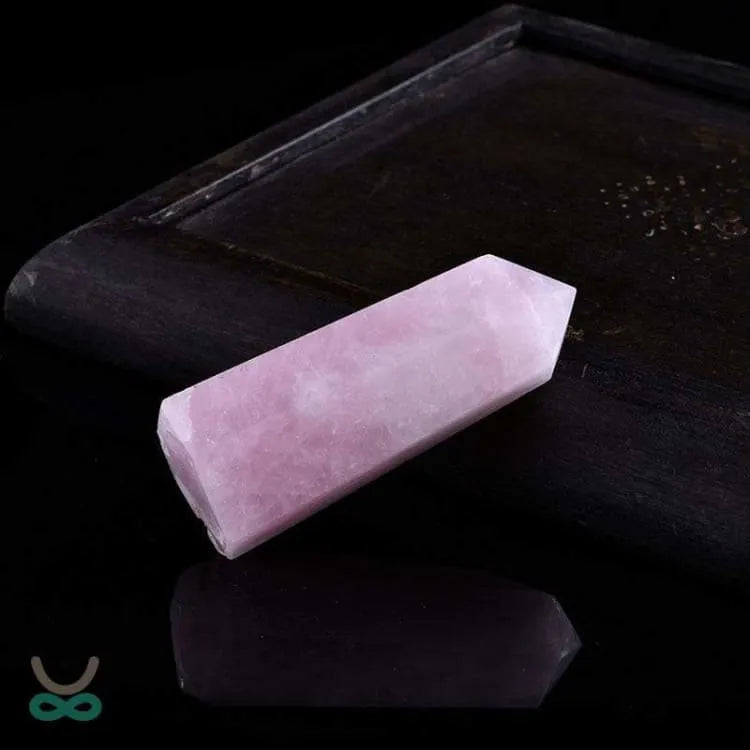 Collar de Péndulo de Cuarzo Rosa: Amor, Serenidad y Sabiduría Ancestral