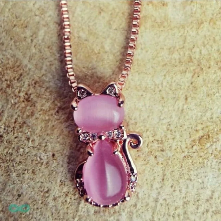 Collar de plata con gato de cuarzo rosa