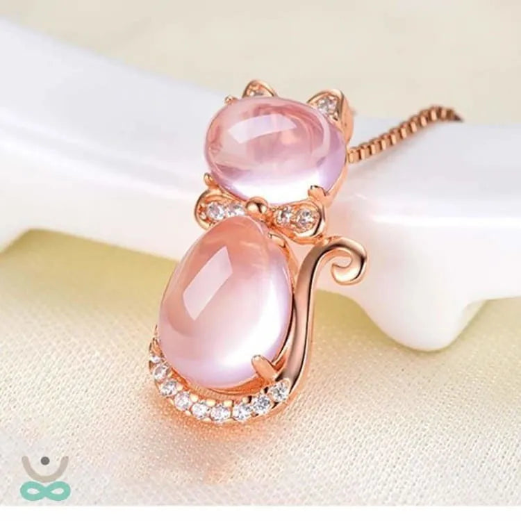 Collar de plata con gato de cuarzo rosa