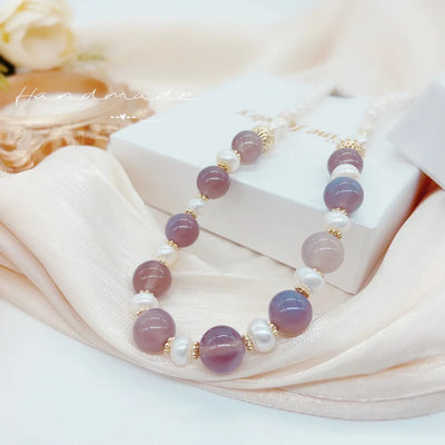 Elegante collar de gemas naturales de agua dulces cristalinas