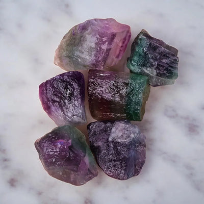 Fluorita Arcoíris Natural: Belleza y Energía en Cada Cristal