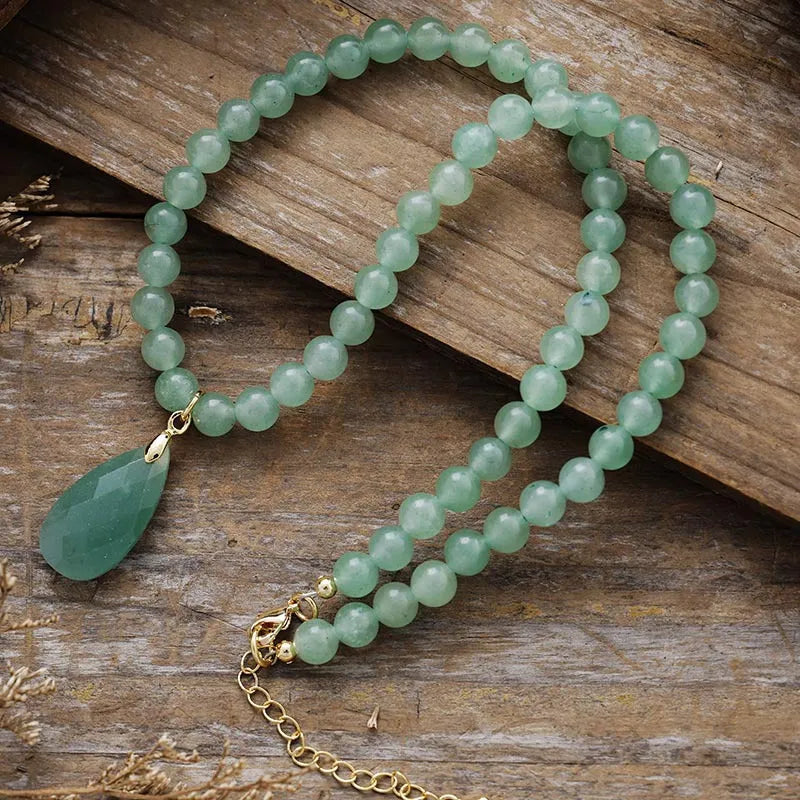 Gargantilla de lujo con aventurina: elegancia, bienestar y energía positiva