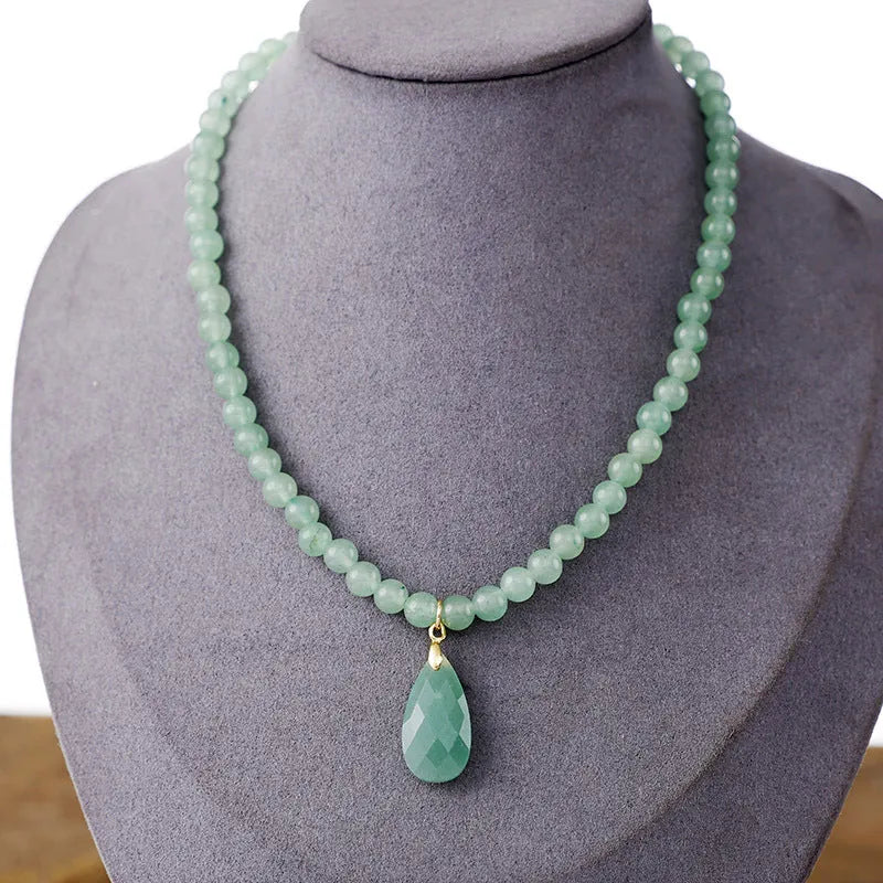 Gargantilla de lujo con aventurina: elegancia, bienestar y energía positiva