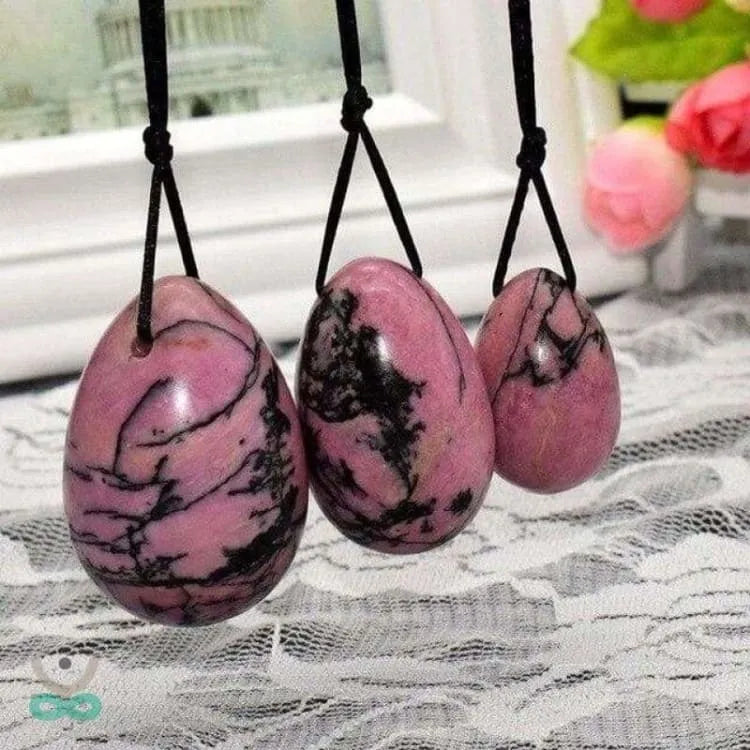 Huevo de Yoni con agujeros en rodonita