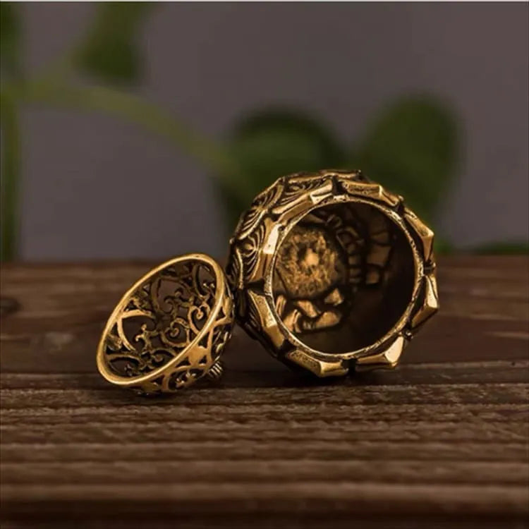 Inciensario retro de latón con tapa