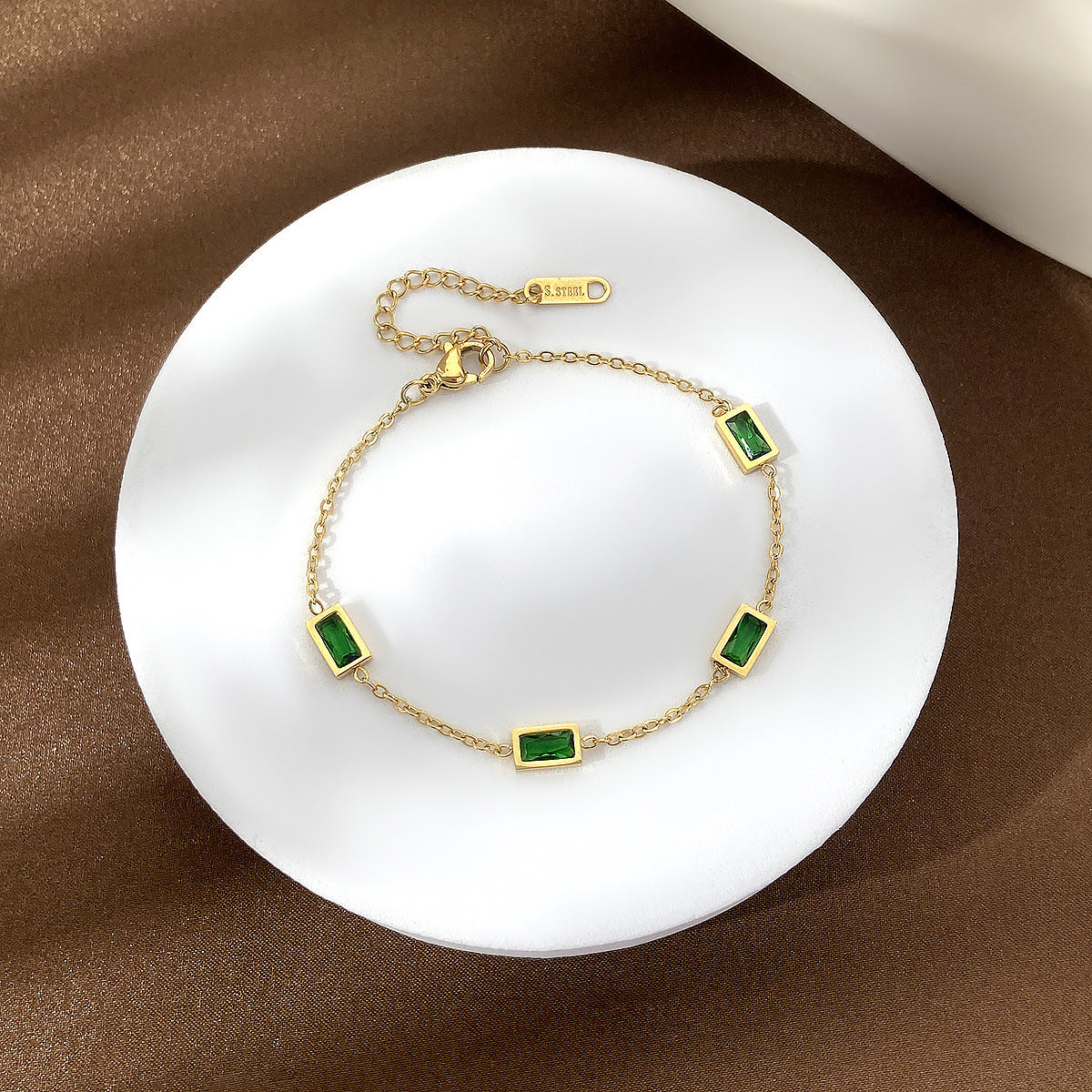 Pulsera de Cuarzo Verde y Circonita: Armonía y Prosperidad Espiritual