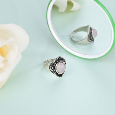 Anillo de cuarzo rosa natural con base de cobre, amor propio y calidez vibracional