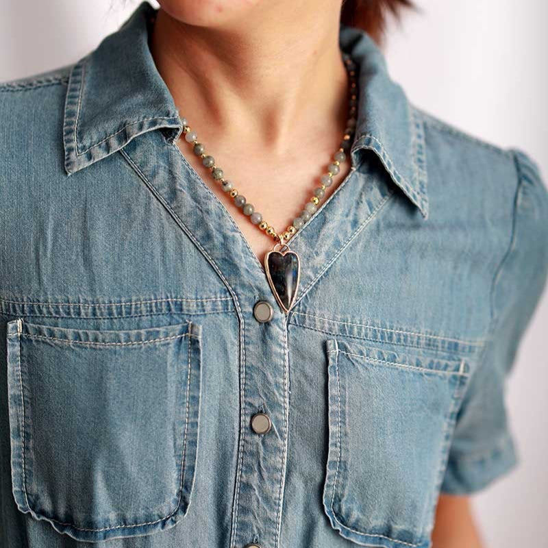 Collar de Labradorita – Amor y Protección en Cada Detalle