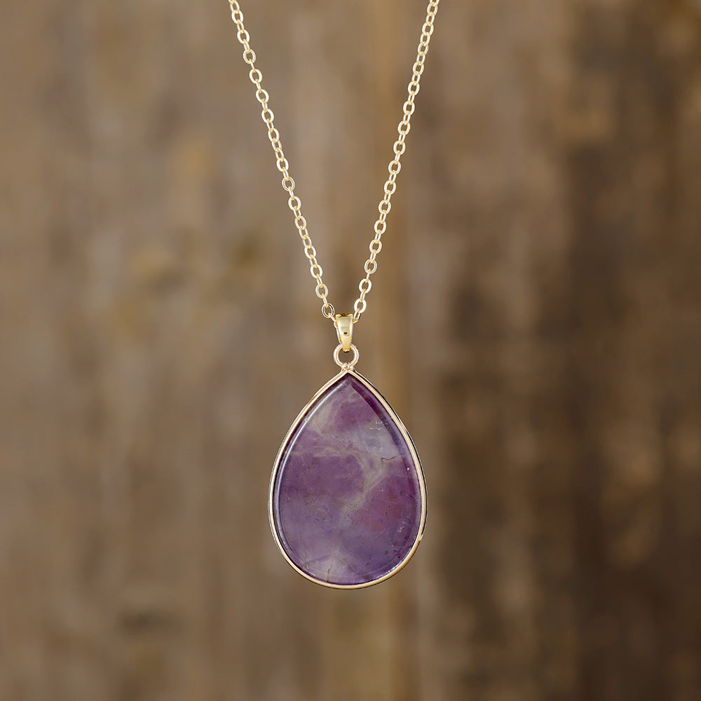 Energía y Elegancia: Collar de Piedra Natural en Forma de Gota