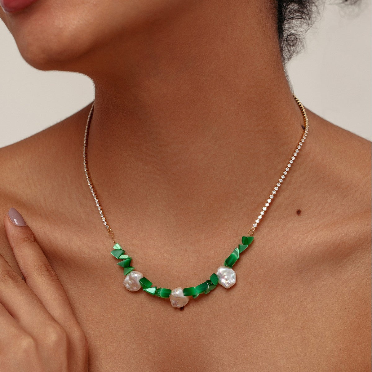 Colgante de malaquita: energía protectora y elegancia natural