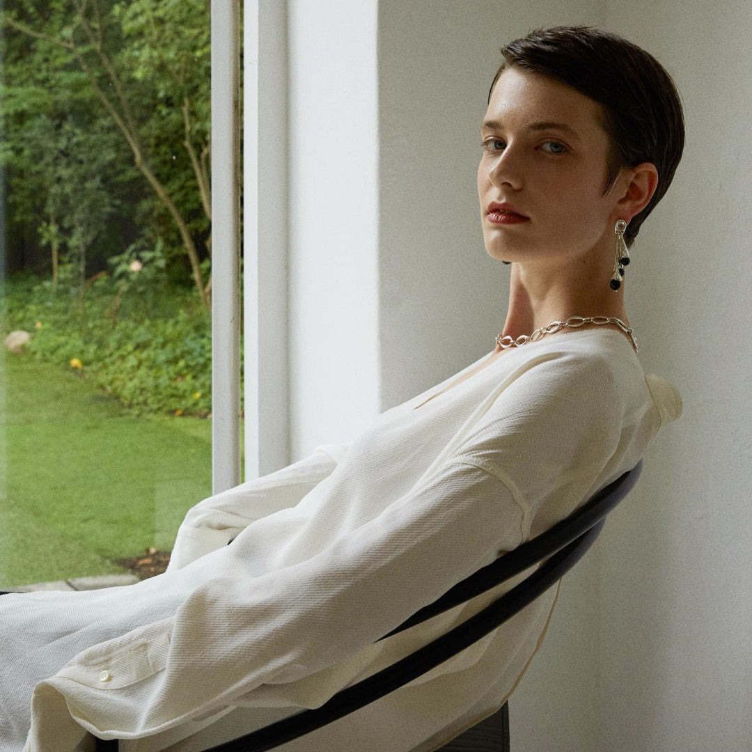 Energía protectora y estilo: Pendientes de obsidiana negra para mujer