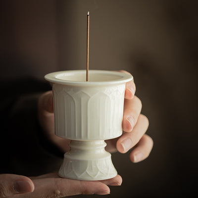 Quemador de Incienso de Cerámica Blanca – Pureza y Ofrenda Espiritual